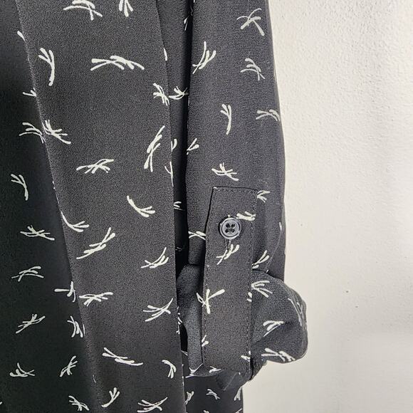 Maurices Women Perfect Blouse Zipper Front Lattice Shoulder Size 1X Black Hi Low - Picture 6 of 10